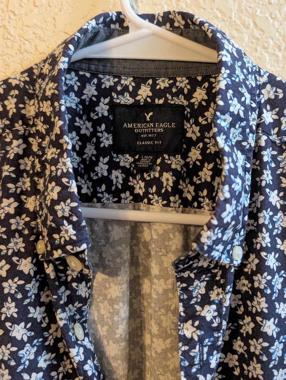 AE Men's 100% Cotton Navy Flower Print Button Down Long Sleeve Shirt, Size Large